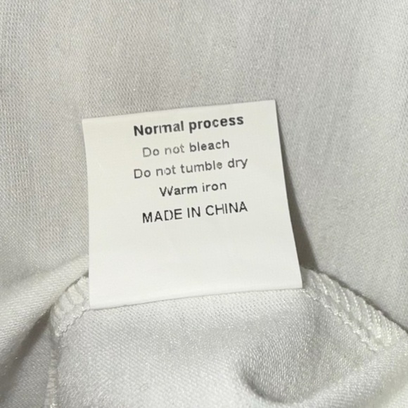 NWOT Pesion Graphic Tee with Gold Sunglasses Design Plus 4X White - Picture 6 of 12